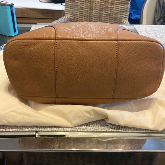 Tory Burch City Hobo Bag Never ever used with original dust bag caramel color - Picture 7 of 15